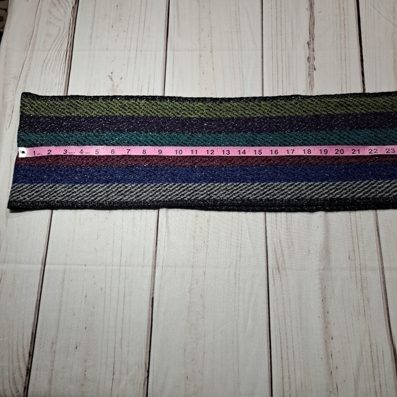 Scarf with Metallic Thread - Picture 7 of 11